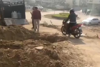 Closed the path by digging a pit on the Jhatikra-Gurugram border