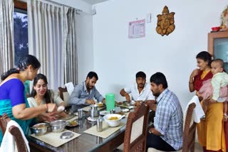 nikhil-kumaraswamy-couple-visits-gt-deve-gowdas-house