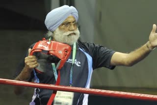 former-boxing-coach-gurbax-singh-sandhu-offers-to-return-dronacharya-award-if-farmers-demands-are-not-met