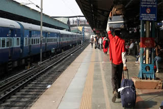 Parents who forgot the sleeping child at train