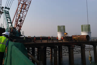 construction of The largest sea bridge in the world is going on in mumbai