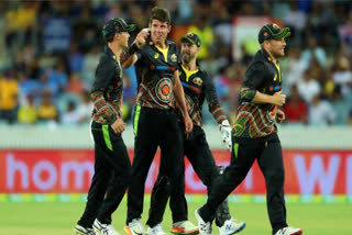 Reason behind Australians wear different color Jersey against Team India