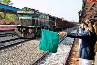 वाराणसी रेलवे के पेट्रोलमैन जीपीएस से हुए लैस.