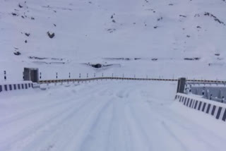 Manali Leh road closed in wake of heavy snowfall