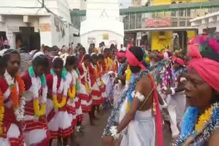 artists perform chhau in deoghar