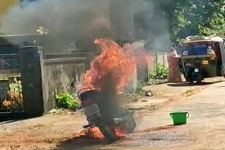 short-circuit-bullet-bike-burnt-in-karwar