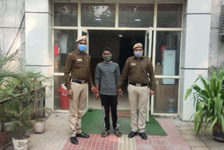 Rajouri Garden Police arrested 1 in aluminum angle theft case