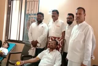 people-paid-tribute-to-babasaheb-by-donating-blood-in-dhamangaon-railway-in-amravati
