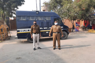 police vans and ambulances deployed at jhauda border due to farmer protest