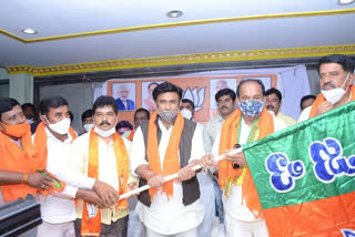 A JDS former MLA M Rajanna joined the BJP party