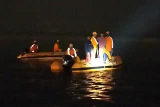 boat overturned in the ganga river in varanasi, seven people rescued, many missing