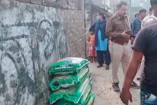 Villagers seized 5 sacks of dal from anganwari during smuggling at murshidabad