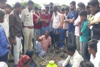 Muddebihal taluk Madari villagers protest