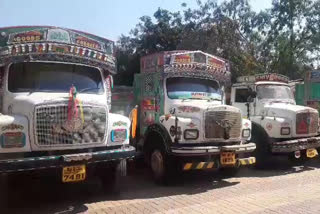 illegal-sand-transporting-trucks-seized-in-yavatmal