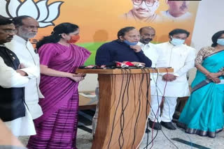 Vijayashanti Returns To BJP