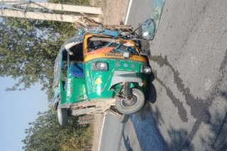 five-people-injured-as-tempo-overturns-in-simdega