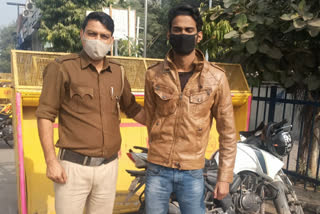 Jamia Nagar police team has arrested an accused for robbery