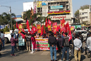 supporters of bharat band in ranchi