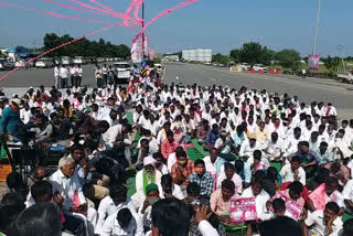 pullur national highway blocked in view of bharat bandh