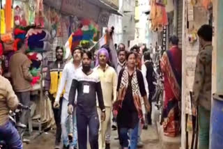 congress activists beat shopkeeper in dhanbad