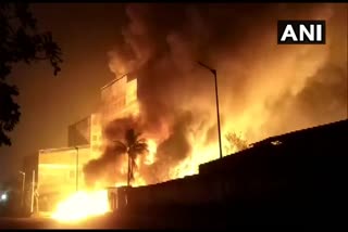 Fire breaks out in Ahmedabad chemical factory  അഹമ്മദാബാദിലെ കെമിക്കൽ ഫാക്ടറിയിൽ തീപിടുത്തം  അഹമ്മദാബാദ്  ഗുജറാത്ത്  gujarath