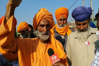 sadhu supports farmers agitation