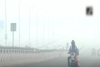 Delhiites wake up to foggy morning, air quality 'very poor'