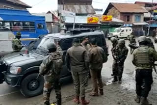 Baramulla grenade attack  kashmirgrenade attack  grenade attack  ഗ്രനേഡ് ആക്രമണത്തിൽ ആറ് സിവിലിയന് പരിക്ക്  ബാരാമുള്ളയിൽ ഗ്രനേഡ് ആക്രമണം  സിങ്‌പോറ ബസാർ പ്രദേശം