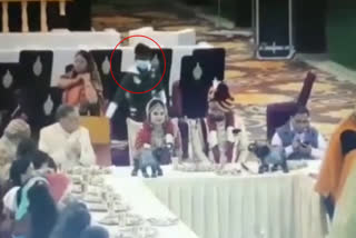 Thieves came as guests at the wedding ceremony