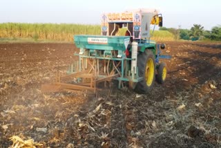 chikkodi: Crop sowing work is going on