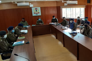 sp-ashutosh-shekhar-holds-meeting-with-si on-crime-control-in-khunti