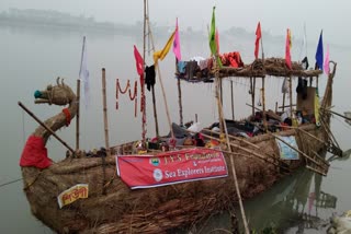 কোরোনা ও গঙ্গাদূষন রোধে নৌ অভিযাত্রীদের প্রচার