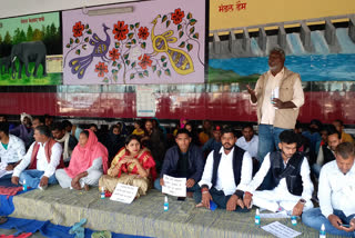 one day strike by social workers in latehar