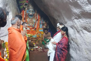 minister indrakaran reddy visit komuravelli mallanna temple