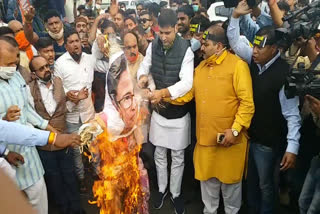 West Bengal CM Mamta Banerjee effigy burnt