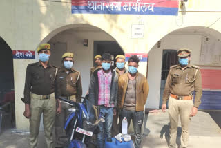 two liquor smugglers arrested in jhansi