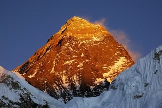 factors of everest elevation change