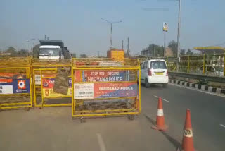 faridabad police barricading nh 19