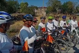 Elders set out on a trip for Narmada Parikrama from nasik