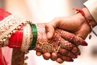 Mother, daughter get married at same mandap in Gorakhpur