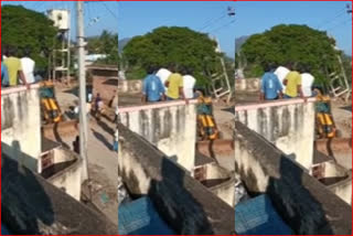 40 years old water tank collapsed in thaballapalli