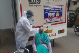 Mobile testing van in West Delhi for corona test