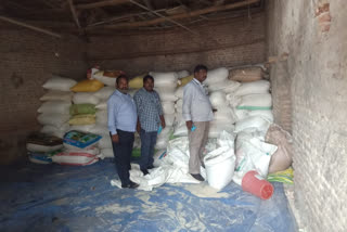 Seizure of 90 quintals of illegal ration rice in Tobacco Baron at guntur district