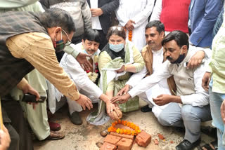 MLA Abdul Rahman inaugurated the construction of the streets in Seelampur, Delhi