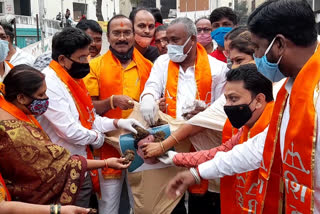 jalgaon shivsena slam raosaheb danve over his statement on farmers protest