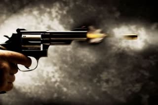 firing in automobile showroom in palamu