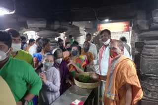 Crowds of devotees at the Dharmapuri Lakshminarasimha Temple due to karthika chathurdashi