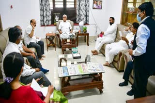 cm yadiyurappa meeting with ministers in kaveri house