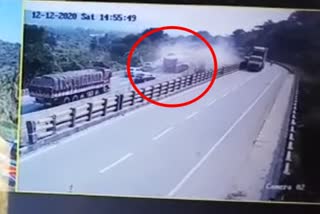 CCTV footage of Lorry rams into vehicle in Dharmapuri