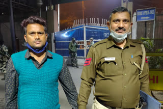 greater kailash police arrested a thief
